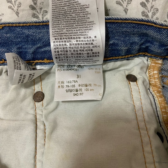 Levi’s 501 Light Wash High Rise Jean Shorts - Picture 8 of 8